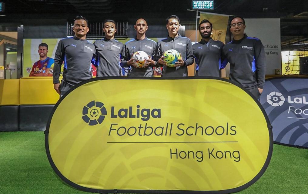 中午12点发文！樊振东晒首看英超激动时刻，灿烂笑容回归