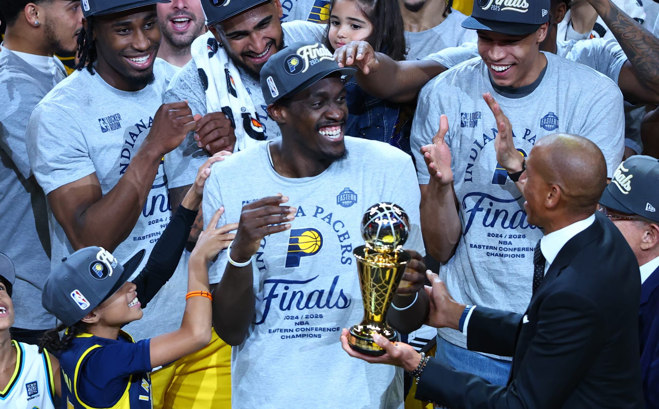 NBA季前赛：湖人队不敌太阳，东契奇、詹姆斯缺席仍激烈对决